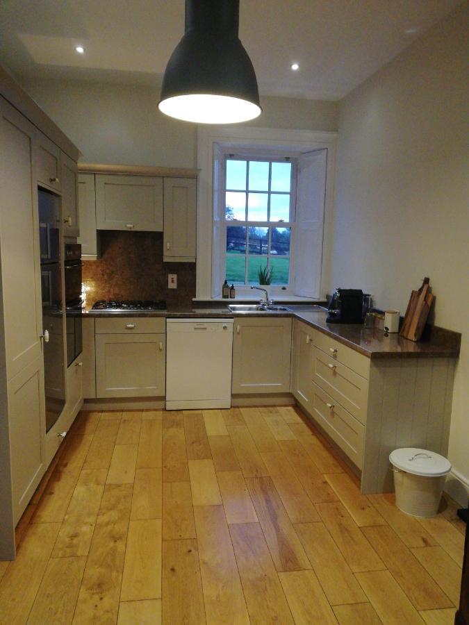 Next Door At Broomfield House มิดเดิลตัน ภายนอก รูปภาพ